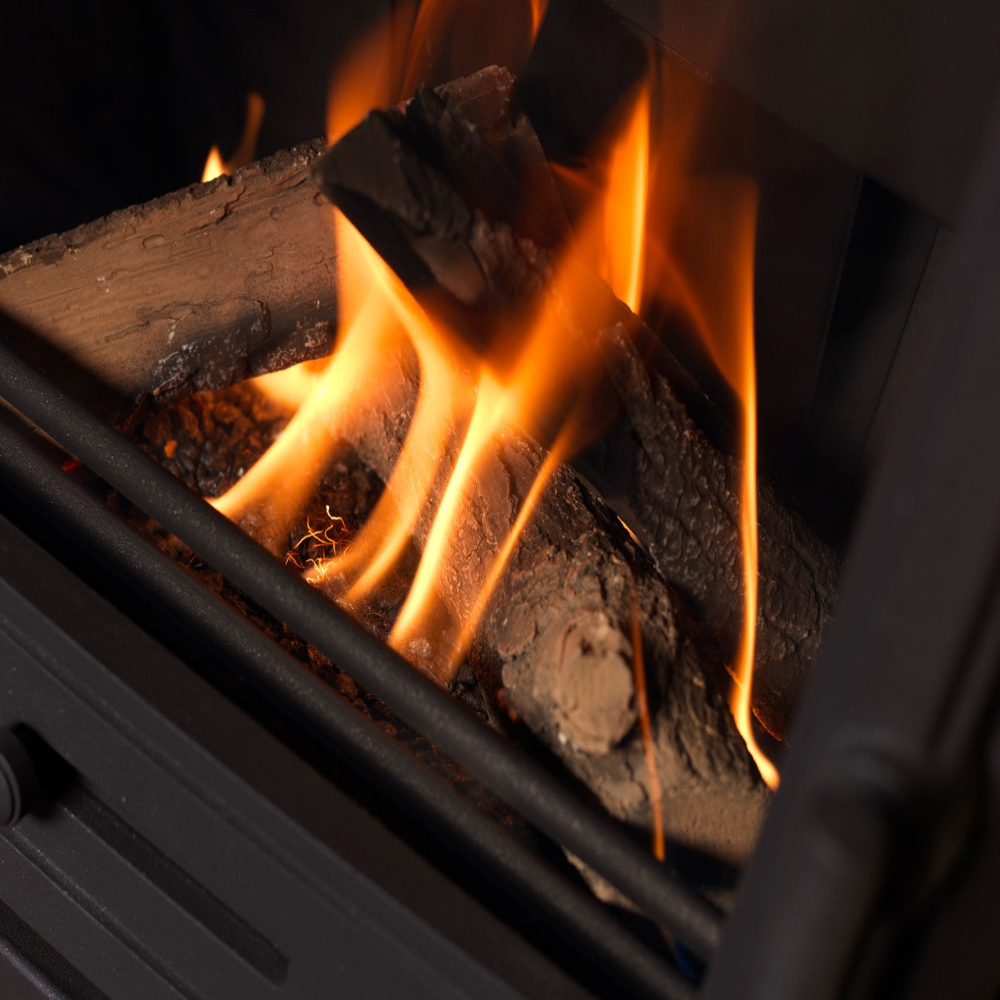 Penmann Conventional Flue LPG Log Effect Gas Stove - Cream Enamel with Traditional Legs